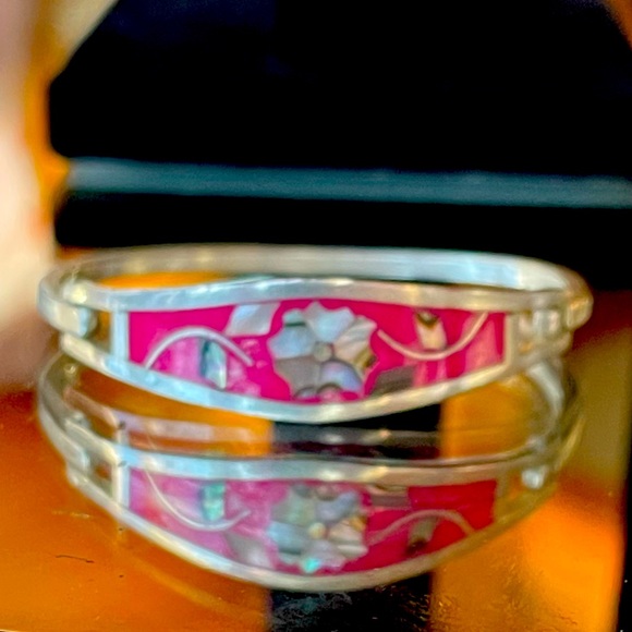 Vintage Enamel Inlay and Floral Abalone Motif Signed Taxco Mexico Bracelet - Picture 6 of 7